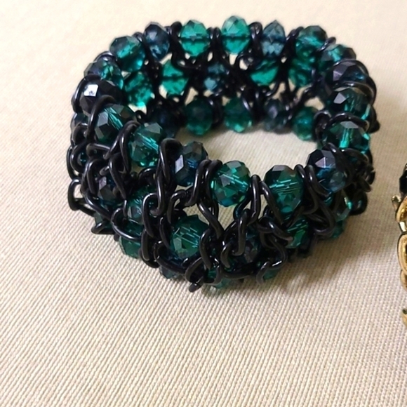 - 2 Metal and Bead Bracelets - Picture 3 of 5